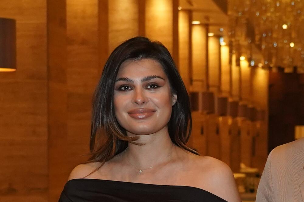 O NJOJ SU SVI SINOĆ BRUJALI! Pojavila se kao BOGINJA, a o OVOME nisu prestali da govore: KAO DA NIJE SA OVE PLANETE