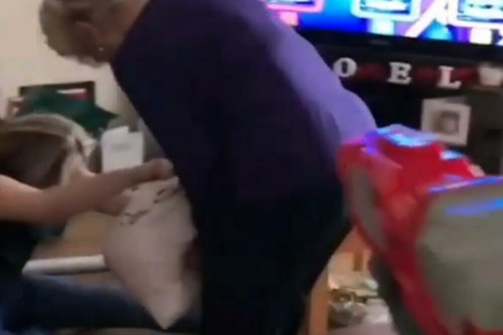 PRIŠAO JE BESPOMOĆNOJ BAKICI SA PIŠTOLJEM: Zbog onoga što se desilo, zažalio je za ceo život (VIDEO)