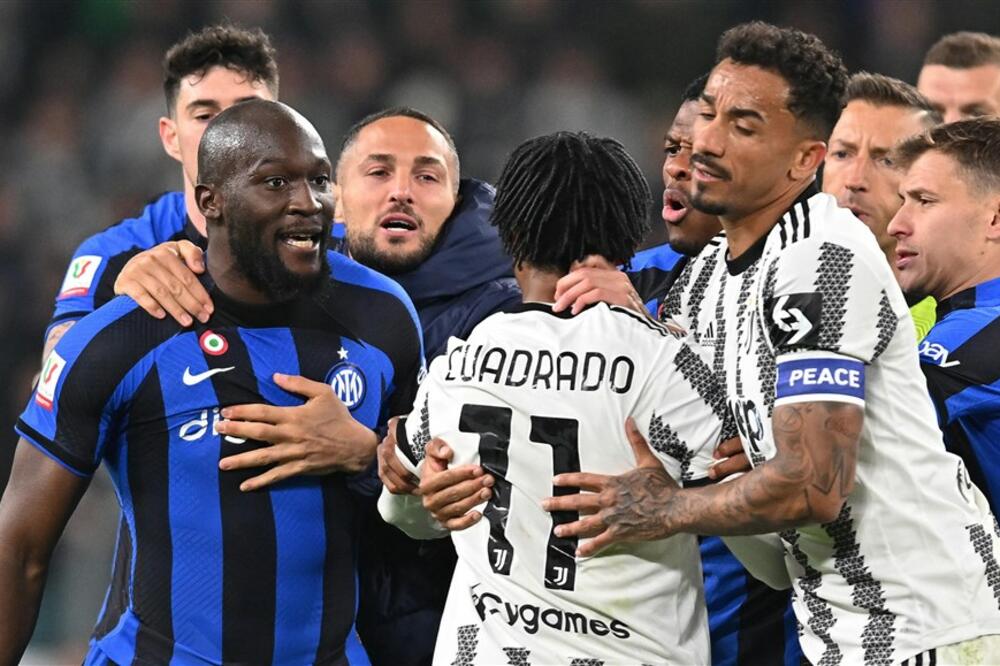 VARNIČILO NA SVE STRANE: Kvadrado i Lukaku počeli haos, a onda je i mirnom Slovencu "puk'o film"... (VIDEO)
