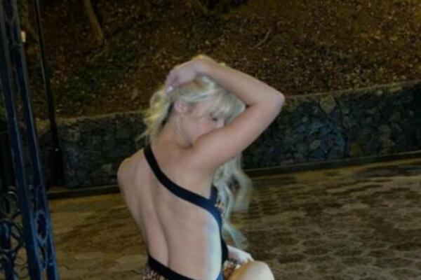 ŠTA JOJ RODITELJI KAŽU? Slikala se POLU GOLA kao maloletna, sada otišla PREVIŠE daleko i FRAPIRALA NACIJU