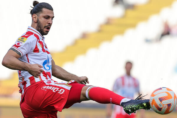 DERBI VELIKANA ZA DRAGOVIĆA! Zvezda u problemu, a ni LASK se nije predao (FOTO)