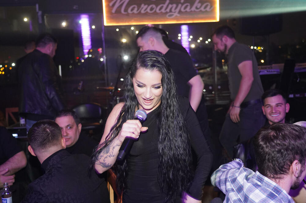 ESPRESO SAZNAJE: Pravili i prodavali LAŽNE KARTE za nastup naše pevačice: Da li je ovo moguće?