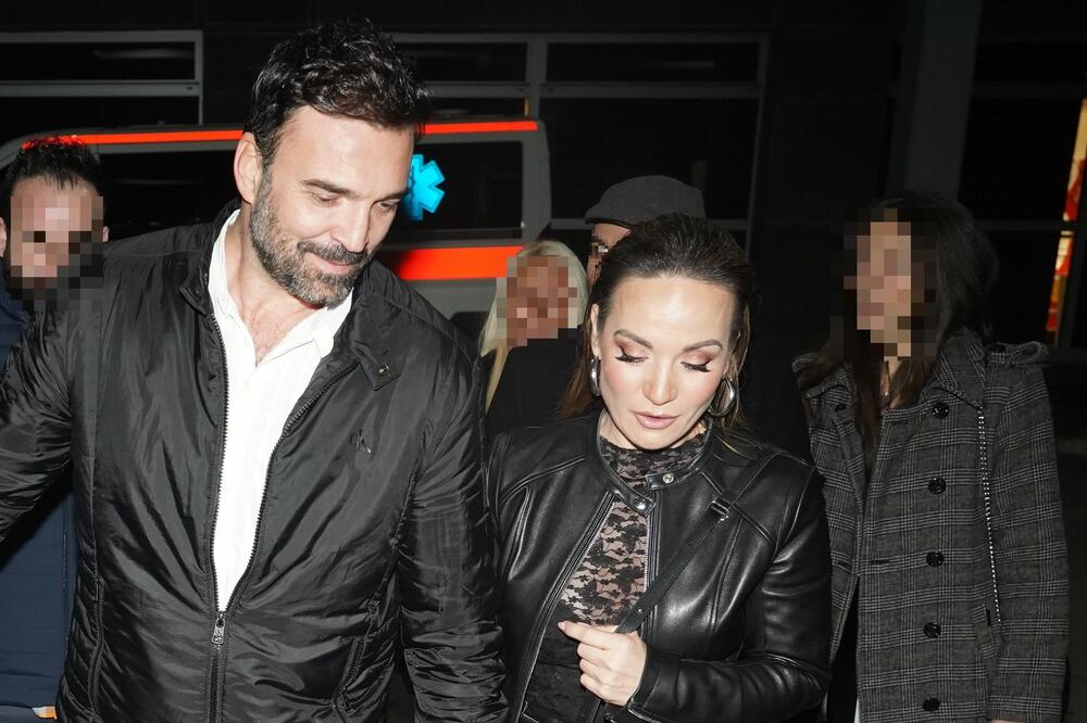 POZNATO STANJE JELENE TOMAŠEVIĆ! Otkriveno sa čime se suočila pre koncerta - nije nikako mogla DA STOJI NA NOGAMA?