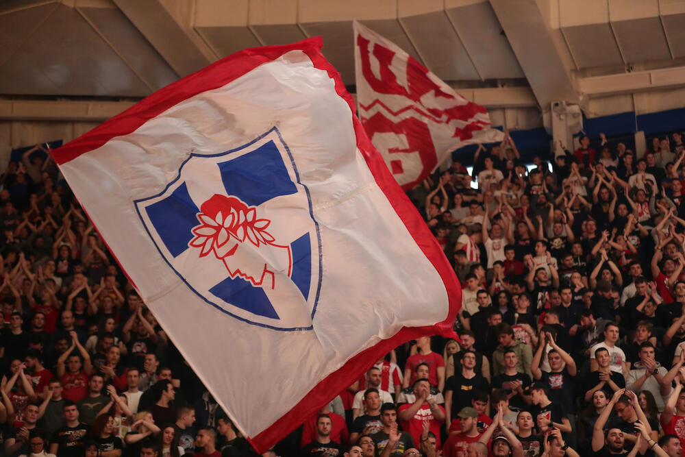 Delije, Navijači Crvene zvezde, Navijači Olimpijakosa