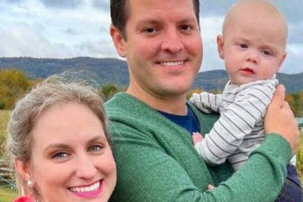 DECA MEŠAJU OČEVE, NE ZNAJU KOJI JE NJIHOV: Pogledajte samo kako žive OVI LJUDI, nećete VEROVATI s kim DELE STAN