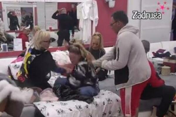 ANA ĆURČIĆ UDARILA ZADRUGARKU: Žena se nakon UDARCA osećala LOŠE, Ćurčićeva nije znala za sebe