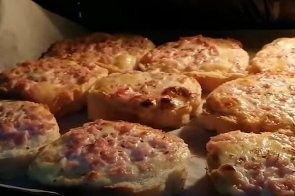 ZAPEČENI SENDVIČI GOTOVI ZA DESET MINUTA: Idealan i ukusan RECEPT za BRZU VEČERU