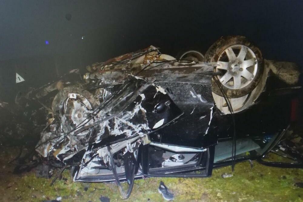 MLADIĆ NASTRADAO U ŠAPCU: Od "PASATA" nije ostalo ništa (FOTO)