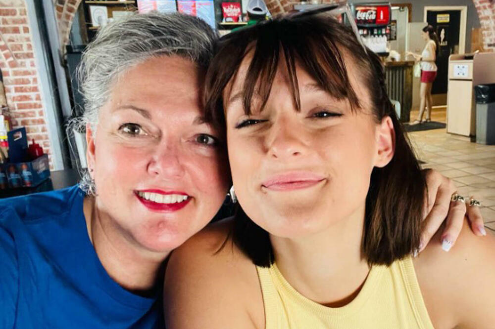 NAŠLA ĆERKU POSLE 20 GODINA, A NIJE NI ZNALA DA JU JE RODILA: Otkrila istinu koja će vas ŠOKIRATI (FOTO)