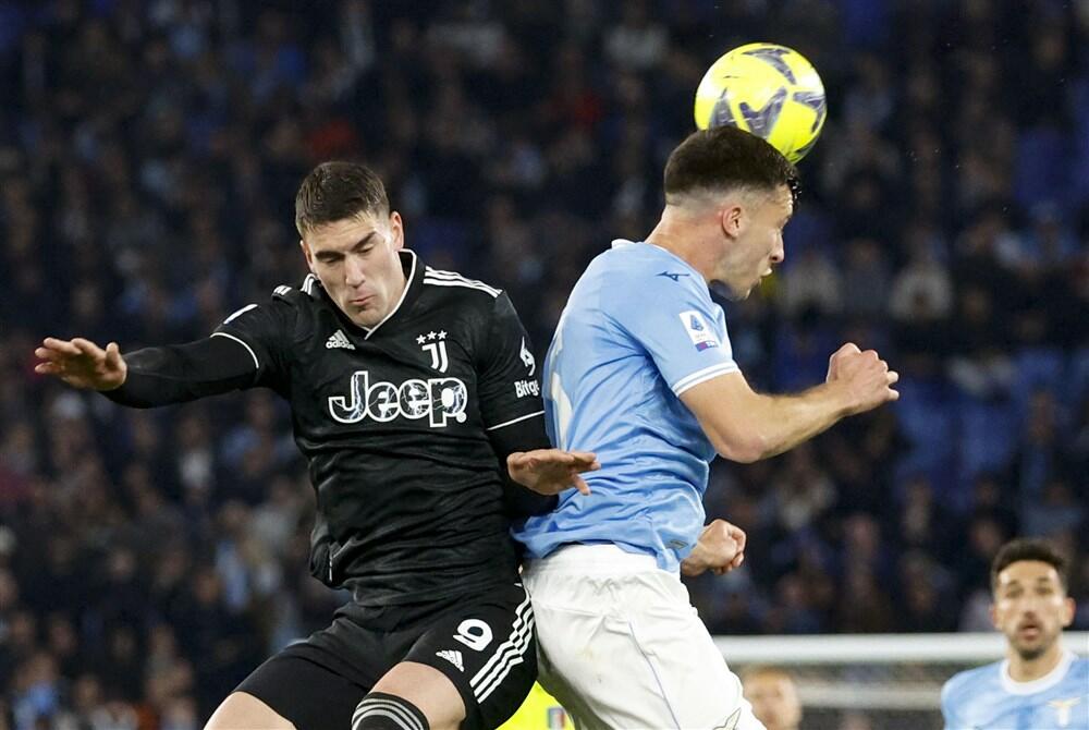 Dušan Vlahović (levo) na utakmici Lacija i Juventusa
