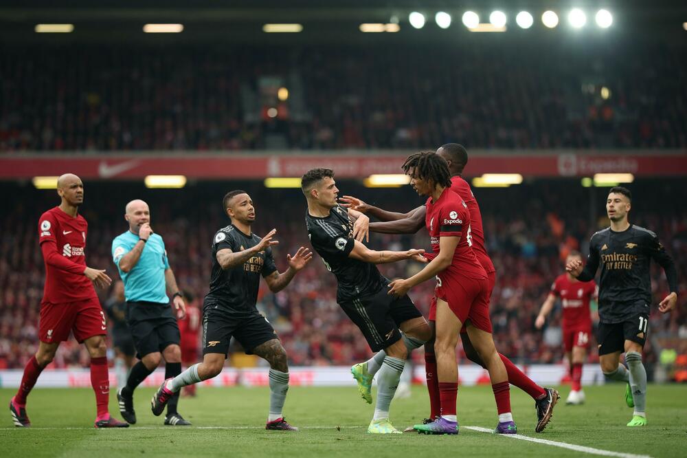 TOBDŽIJE SE PROVUKLE: Liverpul UNIŠTIO Arsenal, ali osvojio samo bod!