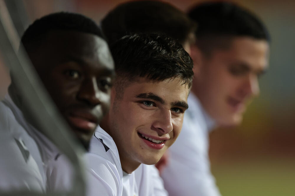 ZVEZDA GA DALA ZA SIĆU, A ON IGRA KAO PREPOROĐEN! Ušao u igru i rešio derbi vredan Evrope za 19 minuta (VIDEO)