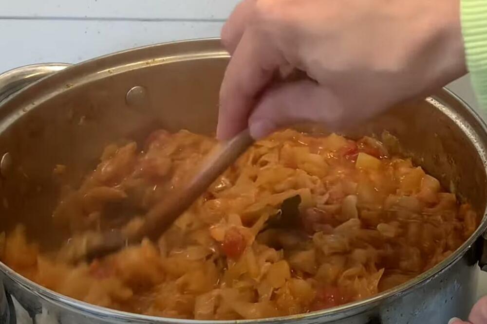 Stare domaćice obavezno ubacuju ova 2 sastojka u sladak kupus: Nećete verovati koliko menja ukus - savršeno