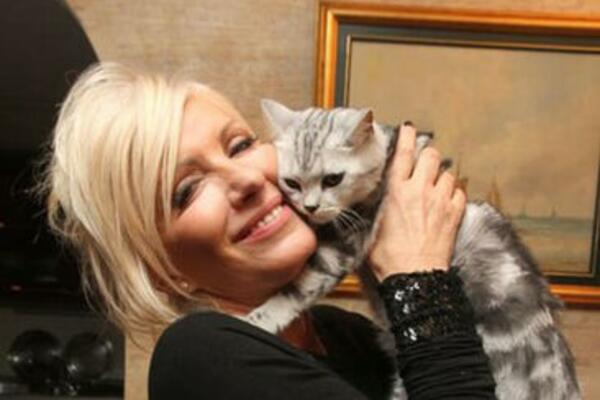 OVAJ MOĆNIK JE PRVI CAKANIN MUŽ: Upoznala ga sa 19 godina, LJUBAV na prvi pogled FOTO