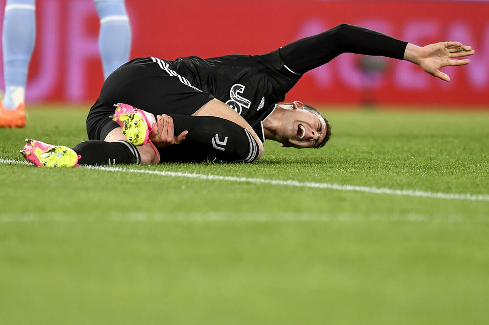 NOVI PROBLEM ZA VLAHOVIĆA! Srbin ponovo povređen, nastradao zglob (FOTO)