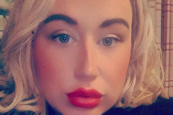 SARA (30) NA LETOVANJU ZATRUDNELA, A SADA TRAŽI OCA DETETA: Svi se uključili u POTRAGU, želi samo JEDNO da mu KAŽE!