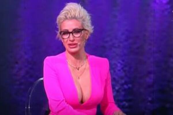 "BIĆE TEŽE NEGO ŠTO SAM MISLILA": Voditeljka Pinka OTIŠLA NA OPERACIJU, ovo su SVI DETALJI