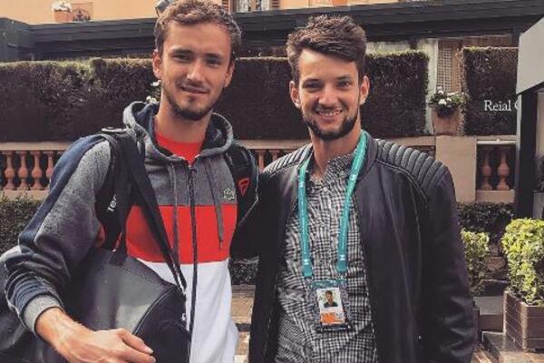 ĐOKOVIĆEV RIVAL ANONIMUS JE BAŠ SVESTRAN LIK: Njegova tetovaža intrigira javnost, a iza se krije ČUDESNA priča