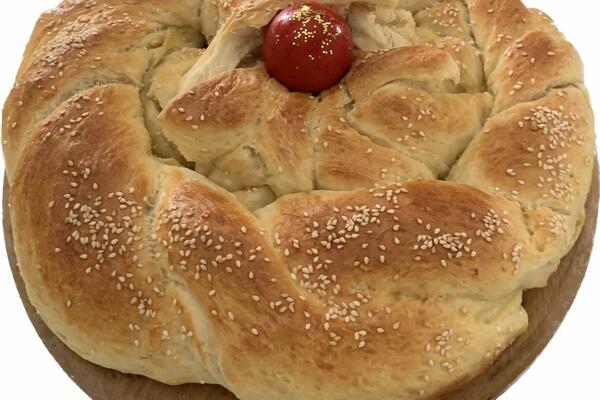 Ova Uskršnja pogača je mekša od duše, a mirisnija od uspomena! Toliko je moćna da okuplja celu porodicu