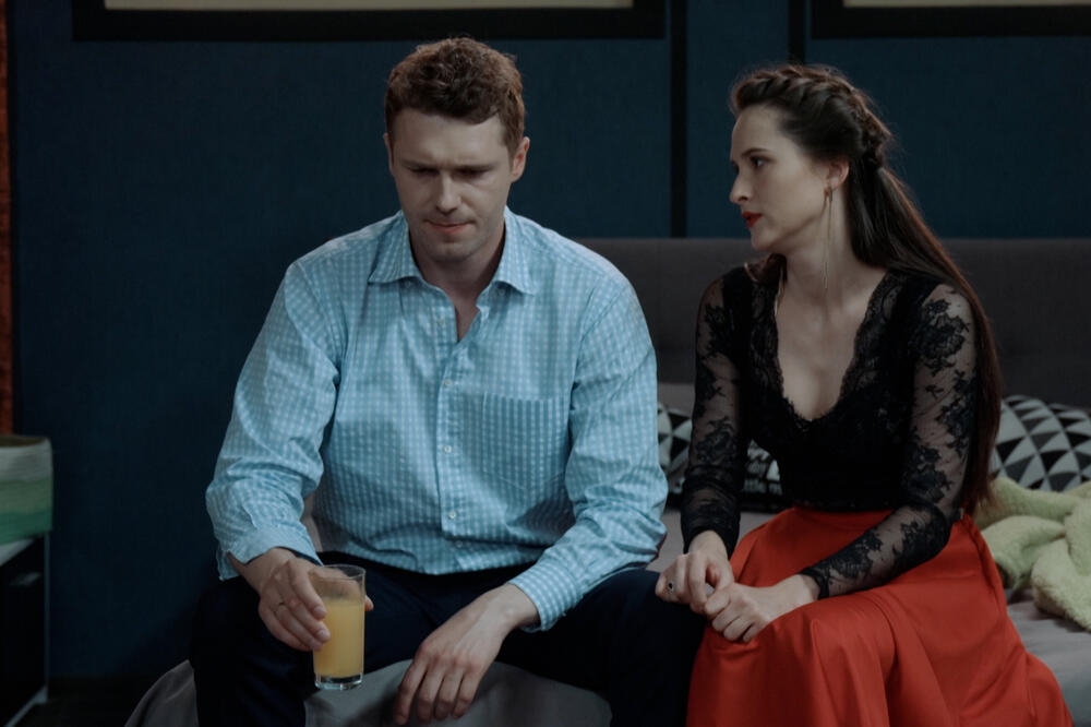 "JANINO" I DENISOVO PONOVNO ZBLIŽAVANJE DOVODI "ANJU" DO LUDILA! Da li bliži kraj njenim intrigama?