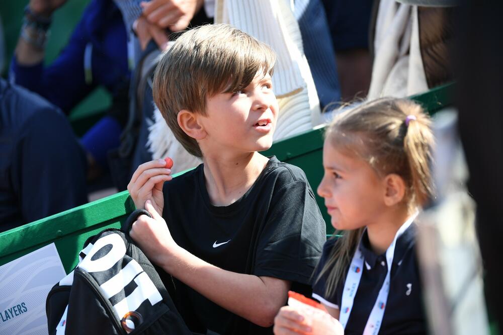 DECA JELENE I NOVAKA ĐOKOVIĆA JEDU OVAJ DORUČAK SVAKI DAN SKORO OD ROĐENJA: Toliko je ZDRAV da menja ŠAKU LEKOVA