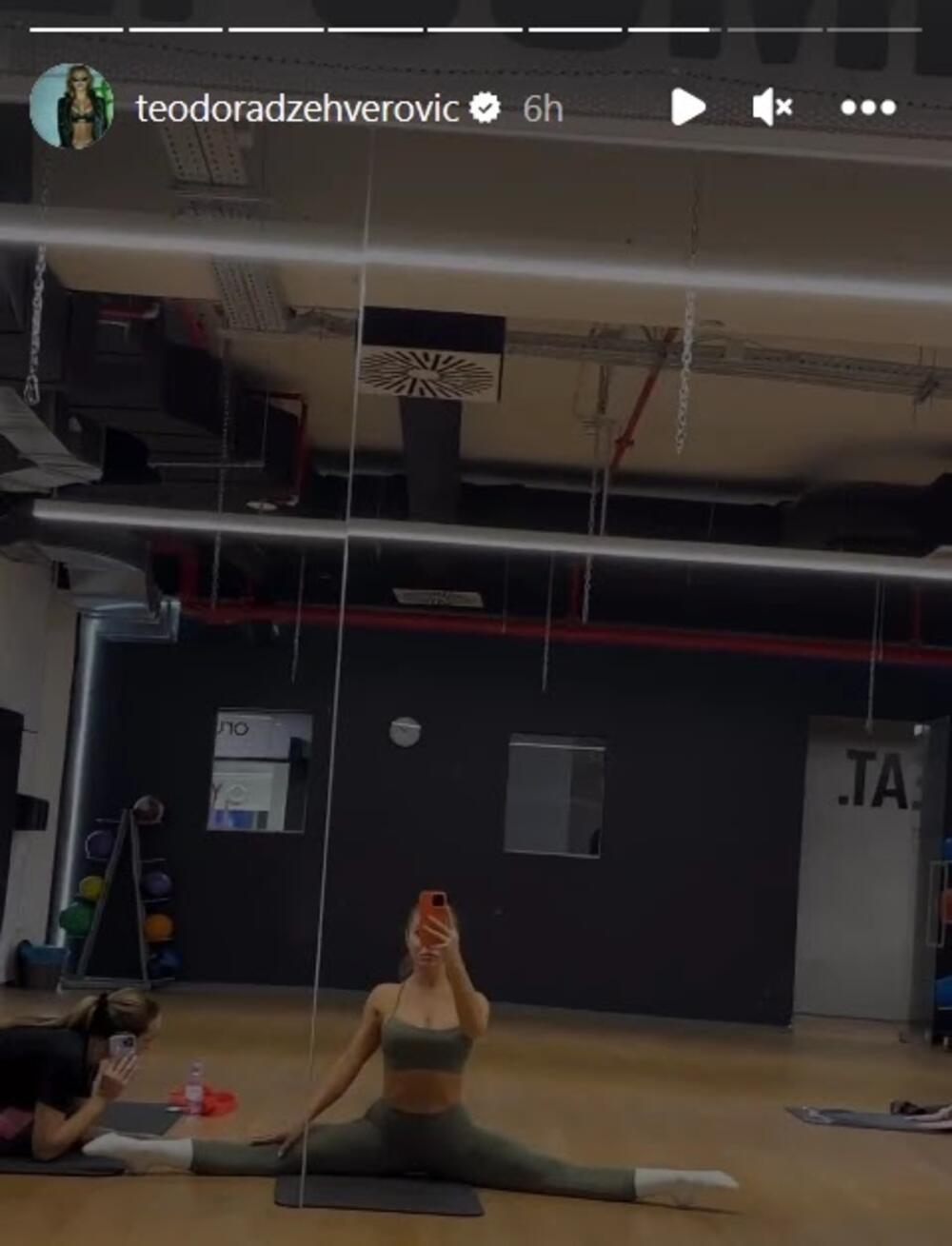 Osmeh na Teodorinom licu jasno govori da je ne dotiče cela priča vezana za sporni snimak