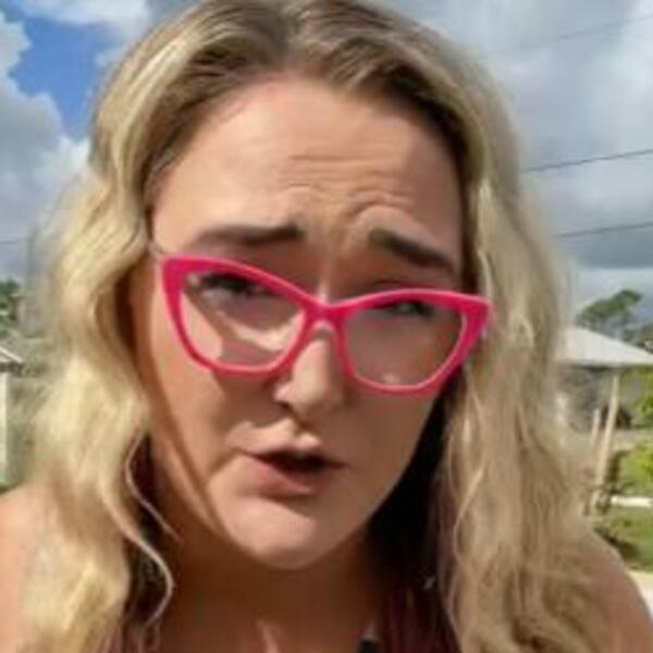 RAD U MRTVAČNICI JOJ JE POMOGAO DA PRIHVATI SVOJE TELO: Tvrdi da se nikad bolje nije osećala, a SVIMA JE BIZARNO