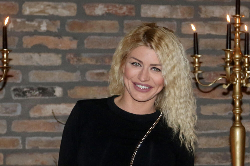 ONA JE BILA NAJSKANDALOZNIJA LEPOTICA IZ SRBIJE, A SADA OD NJE NI TRAGA NI GLASA: Isplivala ISTINA koja SEČE