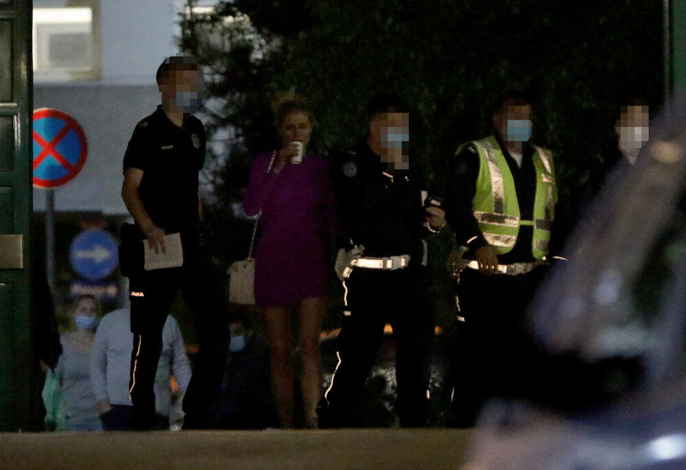 2020. godine bila je u žiži interesovanja nakon što je optužila tadašnjeg partnera da ju je zlostavljao.