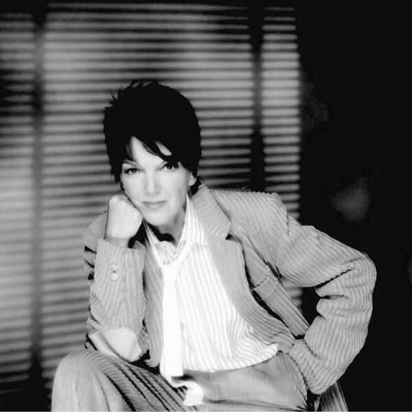 UMRLA POZNATA DIZAJNERKA: Porodica objavila VEST O SMRTI