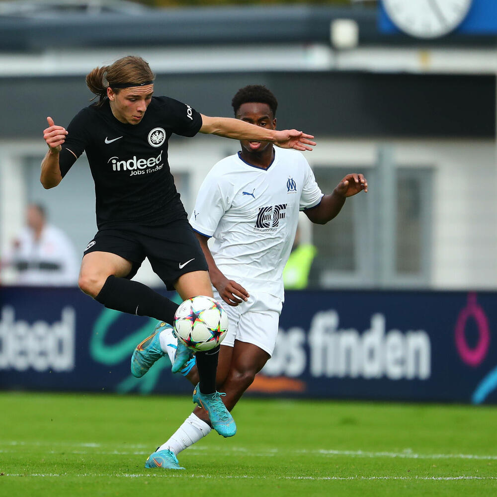 Marko Mladenović na meću Omladinske Lige šampiona protiv Olimpijka iz Marseja