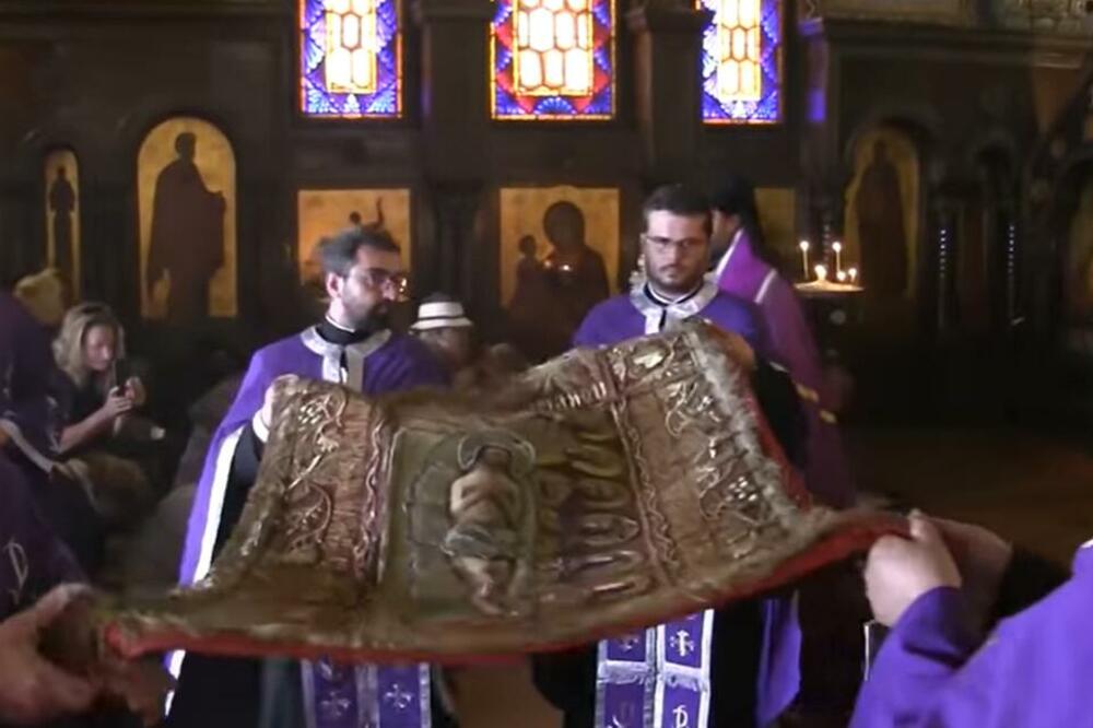 SVE VERNIKE ZANIMA ŠTA JE PLAŠTANICA ISUSA HRISTA: Iznosi se na Veliki petak i SIMBOLIZUJE OVO