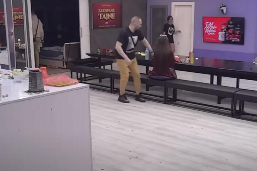 "NEMOJ DA ŽDEREŠ, PRASULJO" Nema kraja Zvezdanovom PONIŽAVANJU Anđele, njena reakcija FRAPIRA