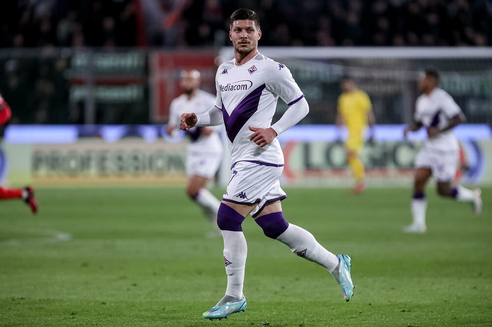 LUKA IMAO PROBLEM! Otkriveno zašto je Jović preseljen na klupu (FOTO)