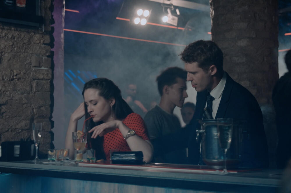 JANU PONOVO ŠOKIRALA SUDBINA! Otišla kod gatare, pa se napila od muke kad je čula šta joj se sprema!