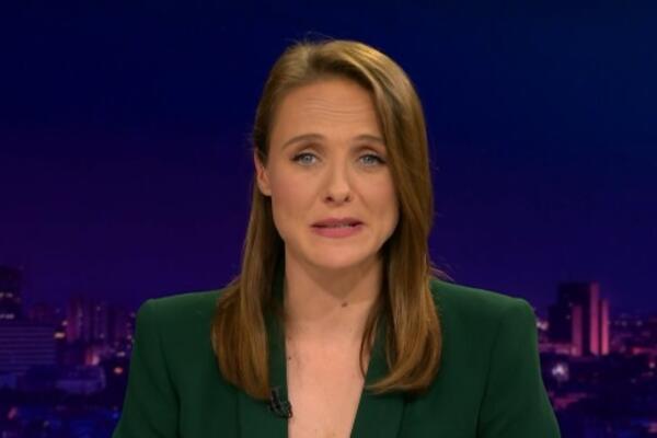 KOLIKI PITON! DOMAĆA VODITELJKA ŠOKIRALA NACIJU U EMISIJI: Želela da ODJAVI ISTU a on se onda spustio NIŽE