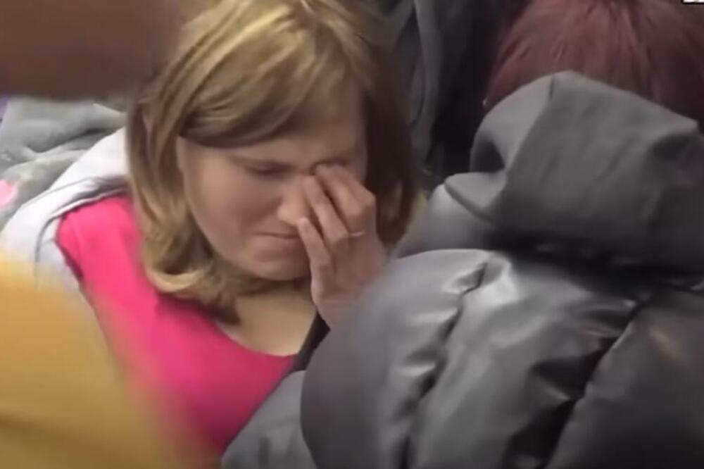 DIVNA DNK POTPUNO SLOMLJENA: Samo OVAJ DAN da pregura, OVAJ zadrugar joj pružio UTEHU