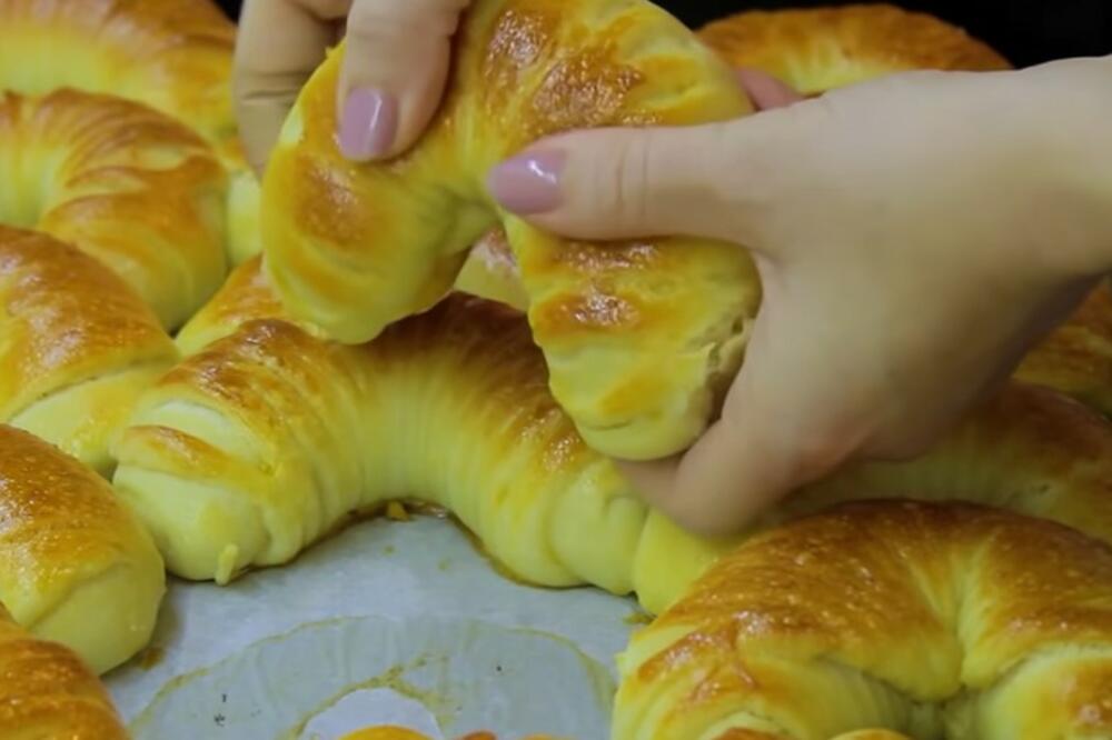 OVE BRZE PUTER KIFLICE SE PEKU SAMO 8 MINUTA: Domaćice traže samo taj RECEPT, testo nikada NIJE BILO MEKŠE