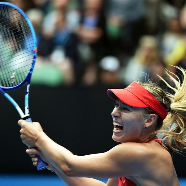 JOŠ UVEK LEPOTOM MAMI UZDAHE: Šarapova se posle dužeg vremena pojavila u javnosti! (FOTO)