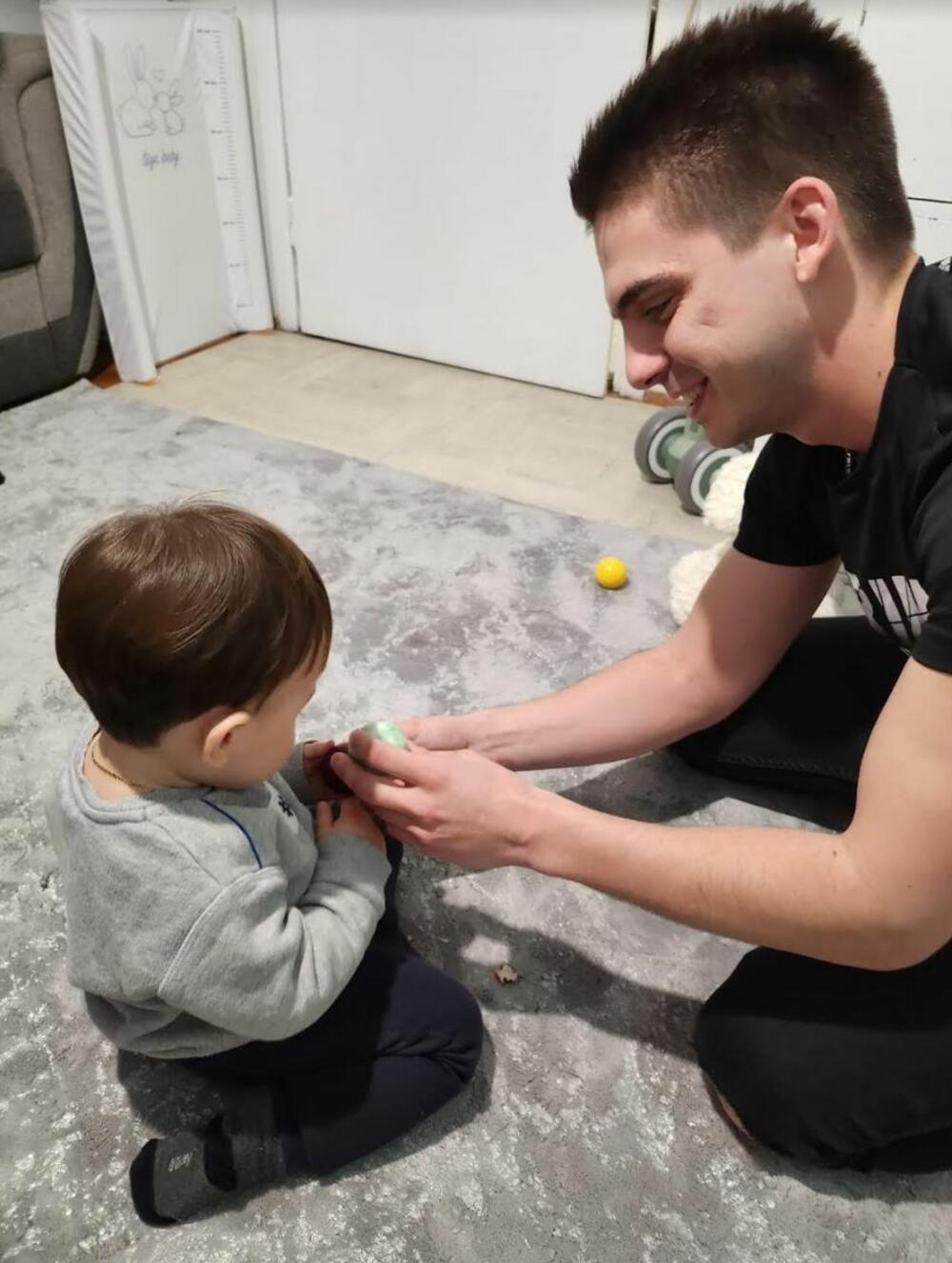 Filip Reljić kucanje jajima