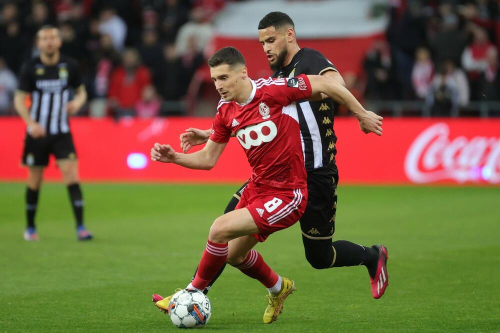 MOŽE LI BIZARNIJE? Navijači gađali rivale MRTVIM PACOVIMA!