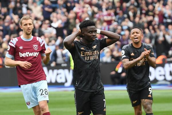 VEST HEM UKOČIO ARSENAL! Saka promašio penal za 3:1, Siti na -4 uz meč manje (FOTO)