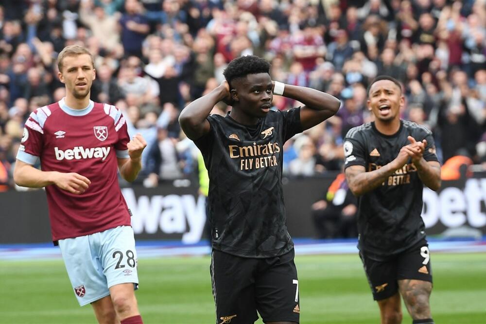 VEST HEM UKOČIO ARSENAL! Saka promašio penal za 3:1, Siti na -4 uz meč manje (FOTO)