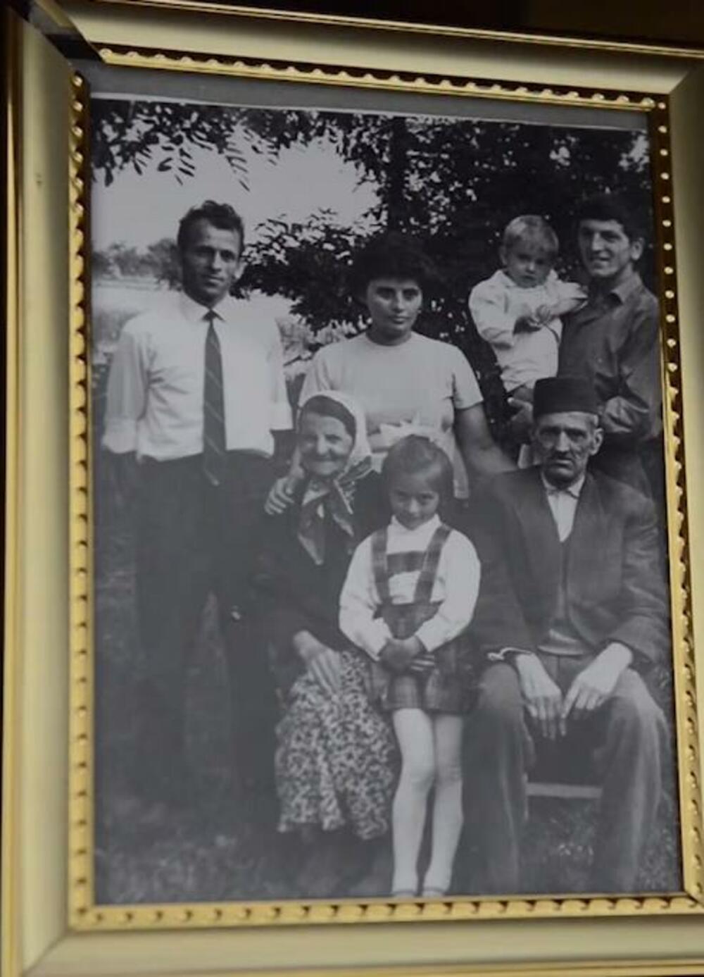 Sofija i Mustafa, Ljubav, Baka i deka