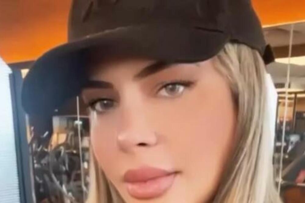 TOLIKO JE LEPA I ZGODNA ALI... Muškarci čim VIDE 1 detalj na NJENOM TELU dožive NERVNI SLOM (VIDEO)