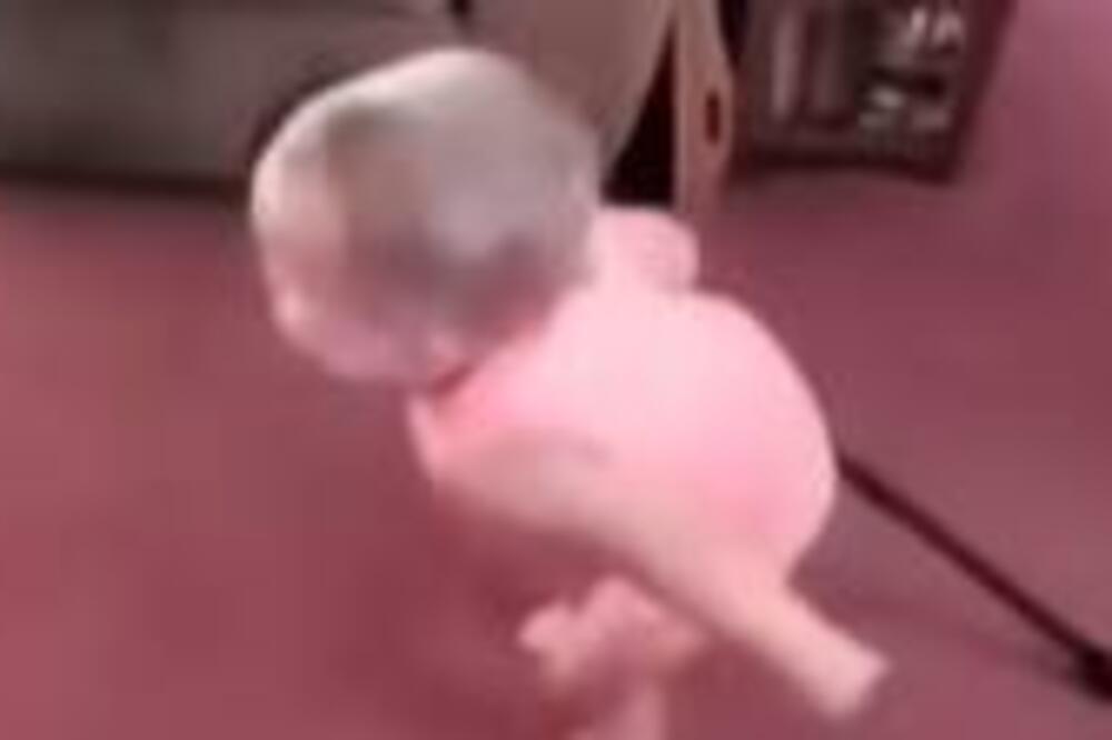 DEVOJČICA POKAZALA ŠTA JE KRIŠOM NAUČILA OD DEDE: Roditelji se DRŽALI ZA GLAVU, da li je OVO MOGUĆE? (VIDEO)