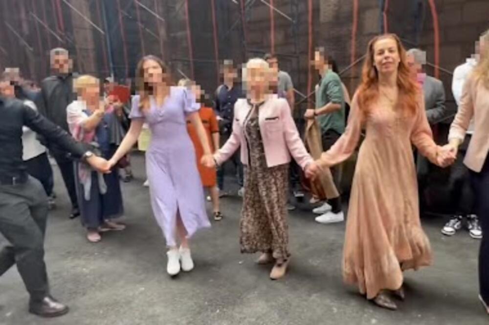 SRPSKO KOLO SE VILO USRED AMERIKE: Naša poznata GLUMICA sitno PLETE, fotka PRAVI HIT na mrežama