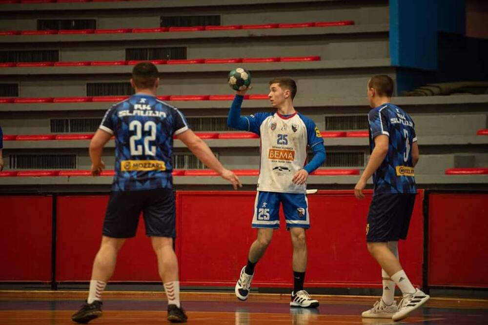 UŽAS: Srpski rukometaš napadnut nožem na Vaskrs, žena mu zamalo PREREZALA vrat! (FOTO)