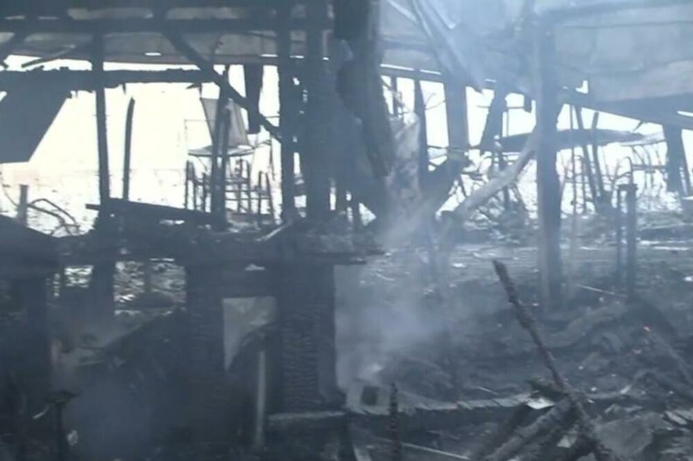 NA 300 KVADRATA OSTAO SAMO GAREŽ, PRAH, PEPEO I DIM: Gazda splava na Savskom keju OČAJAN! (FOTO)