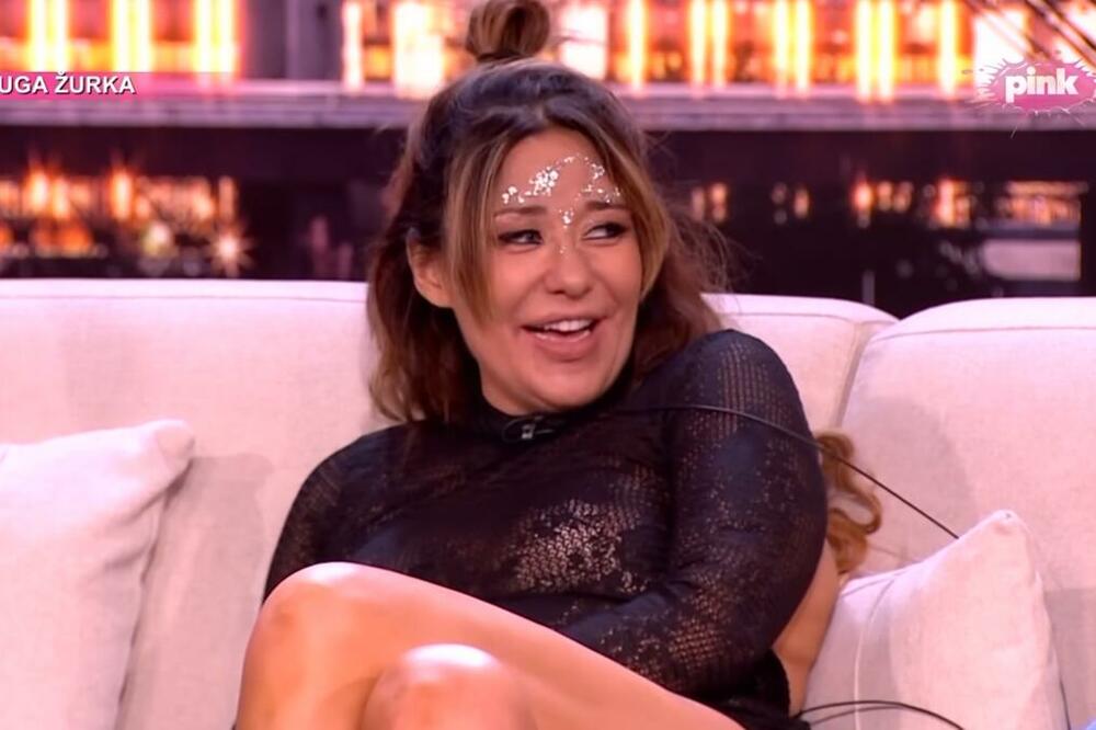 PLAKAĆETE NA OVAJ VIC: Otišla Ana Nikolić kod doktora...